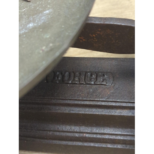 1557 - A large French cast iron and brass weighing scale,82 cms wide.