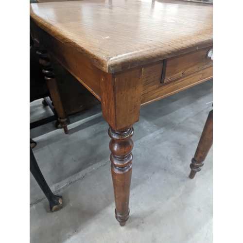 1077 - A Victorian rectangular oak table, length 88cm, depth 56cm, height 75cm