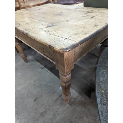 1109 - A Victorian pine kitchen table, fitted drawer, width 120cm, depth 86cm, height 74cm