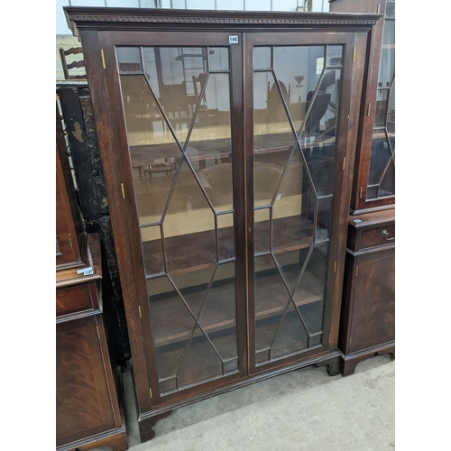 1143 - A reproduction George III style glazed mahogany two door display cabinet, width 108cm, depth 40cm, h... 