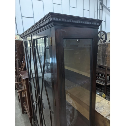 1143 - A reproduction George III style glazed mahogany two door display cabinet, width 108cm, depth 40cm, h... 