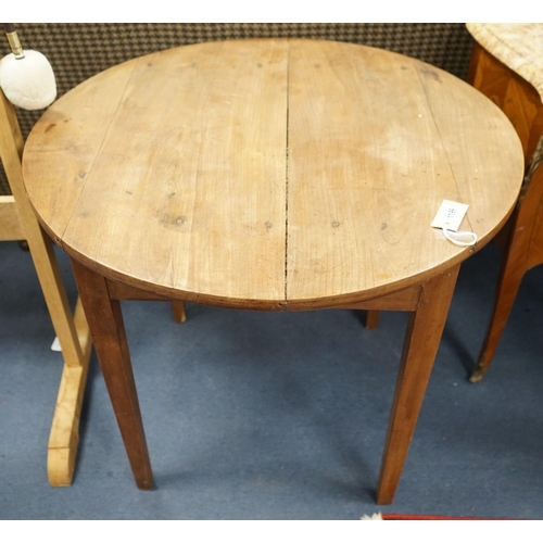 1199 - A 19th century French provincial circular cherry tea table, diameter 81cm, height 72cm