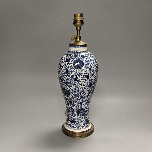 1274 - An 18th/19th century Chinese blue and white vase later mounted as a lamp, total height 34cm... 