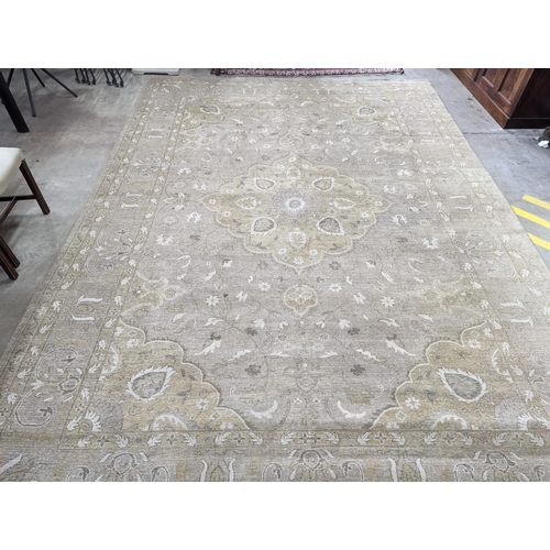 1053 - A contemporary North West Persian style pale wool carpet, 420 x 293cm