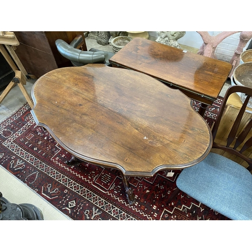 1068 - A Victorian oval rosewood tilt top centre table, width 132cm, depth 84cm, height 74cm