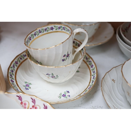 1293 - A selection of late 18th/early 19th century English porcelain tea and coffee wares including Worcest... 