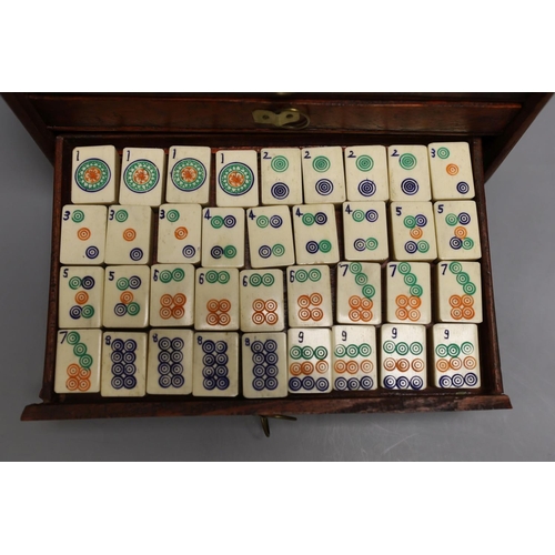 1564 - A cased Mah-Jong set