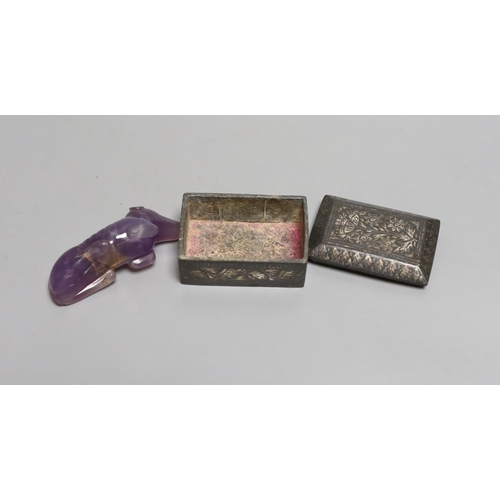 1581 - A carved amethyst type dog and a Bidri ware box