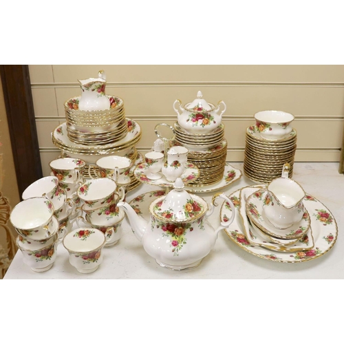 1604 - Quantity of Royal Albert 'Old Country Roses' tablewares