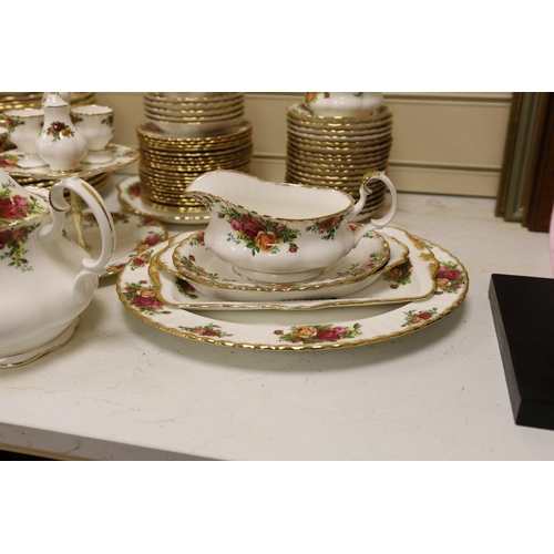 1604 - Quantity of Royal Albert 'Old Country Roses' tablewares