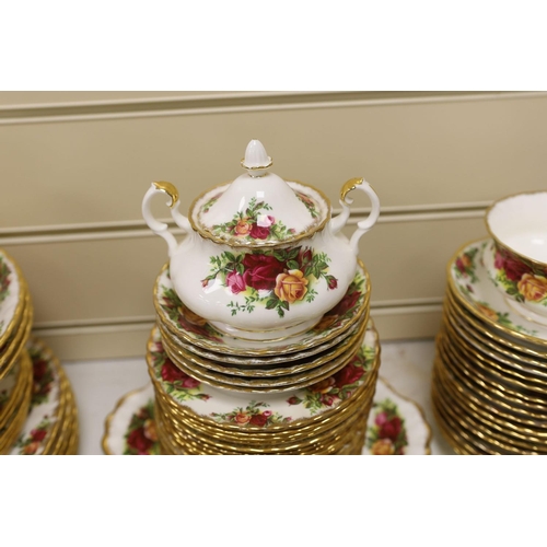 1604 - Quantity of Royal Albert 'Old Country Roses' tablewares