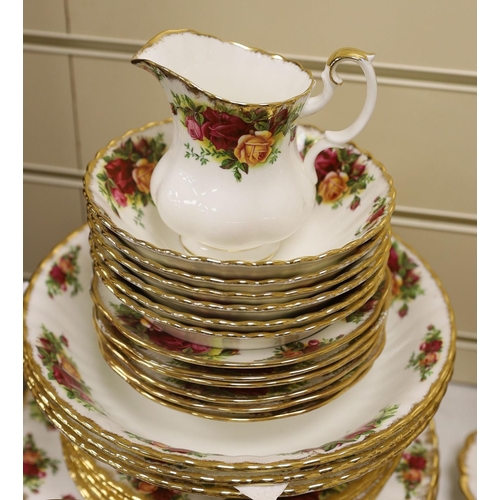 1604 - Quantity of Royal Albert 'Old Country Roses' tablewares