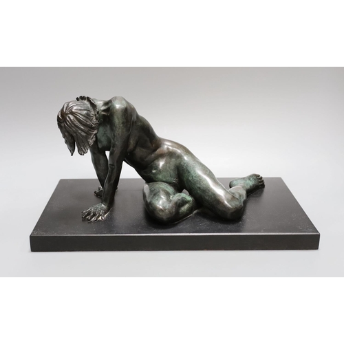 1605 - A bronze sculpture entitled Francis , by Mike Roberts, with provenance - 37cm long