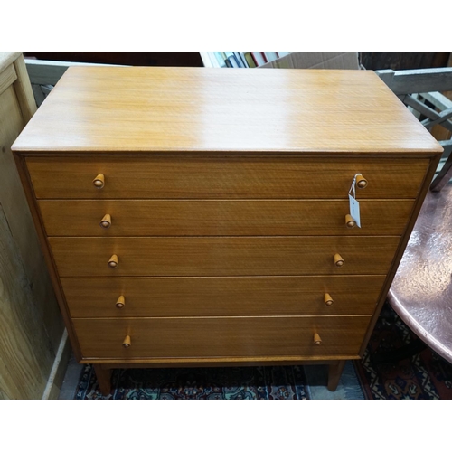 1039 - A mid century Alfred Cox for Heals walnut chest of five drawers, width 83cm depth 46cm height 93cm... 