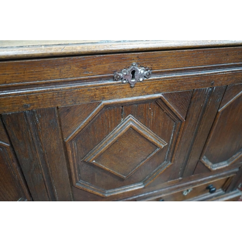 1069 - An 18th century oak mule chest, width 119cm depth 56cm height 81cm