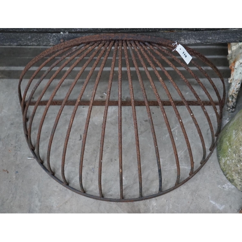 1119 - A wrought iron stable manger, width 89cm