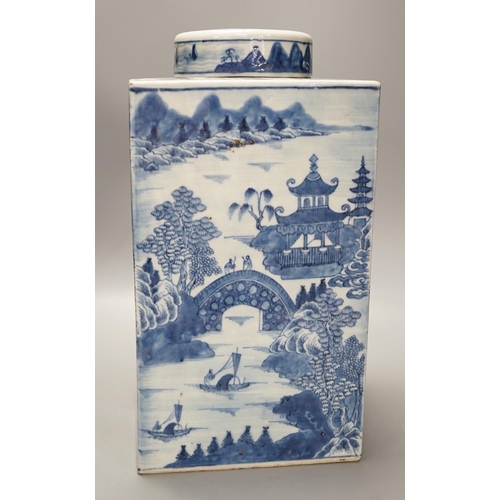 1411 - A large 18th century Chinese export blue and white tea canister 36cm