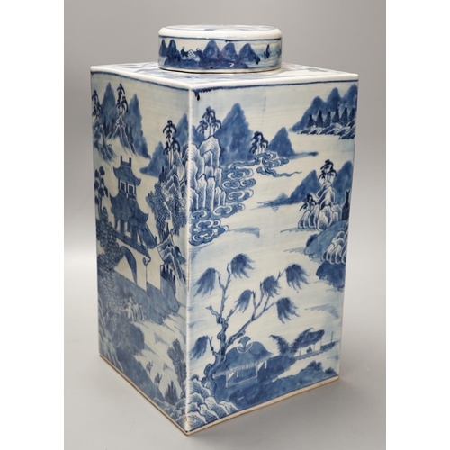 1411 - A large 18th century Chinese export blue and white tea canister 36cm