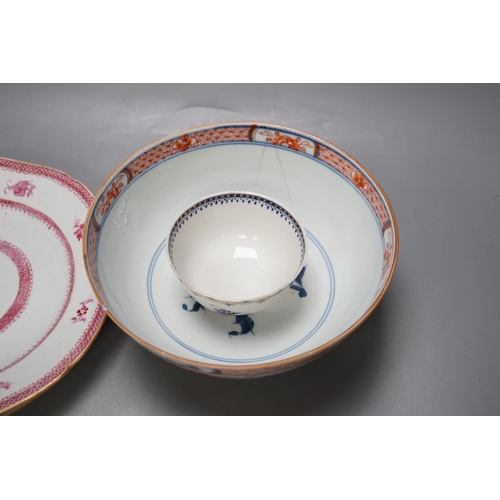 1417 - A group of 18th century chinese export: two plates, two sauceboats, a bowl and a tea bowl... 