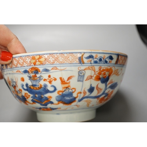 1417 - A group of 18th century chinese export: two plates, two sauceboats, a bowl and a tea bowl... 