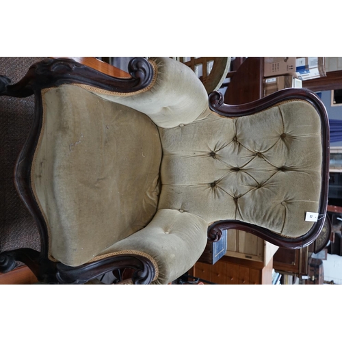 1082 - A Victorian mahogany upholstered spoonback armchair, width 70cm depth 70cm height 96cm