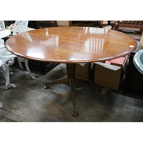 1093 - A mid century design circular centre table, on spoked metal base, width 122cm height 67cm... 