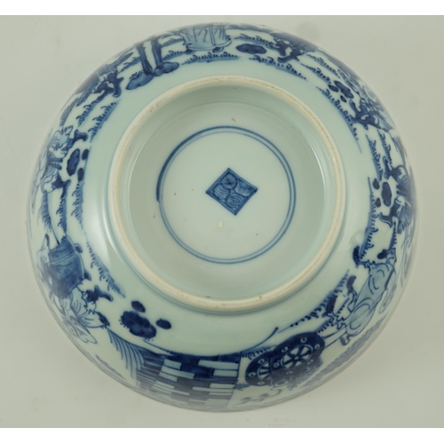 146 - A Chinese blue and white foreign ambassadors bowl, Kangxi/Yongzheng period, painted to the interio... 