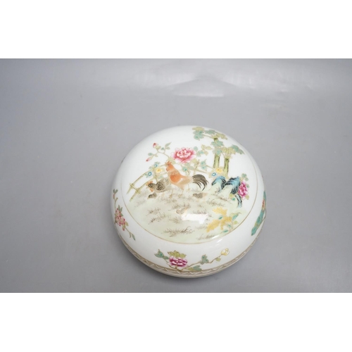 260 - A Chinese famille rosechickens box and cover, possibly Republic period, with mark,13cms high.... 