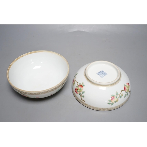 260 - A Chinese famille rosechickens box and cover, possibly Republic period, with mark,13cms high.... 