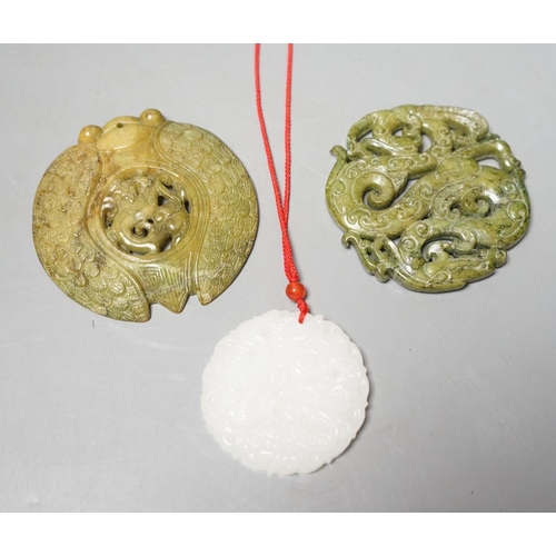 1481 - Three Chinese carved jade or hardstone pendants