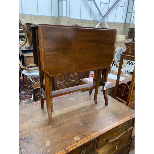 1040 - An Edwardian satinwood banded mahogany Sutherland table, width 60cm, depth 20cm, height 66cm