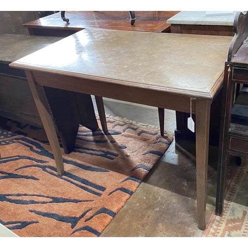 1052 - An early 20th century rectangular oak parquetry side table, width 92cm, depth 57cm, height 71cm toge... 