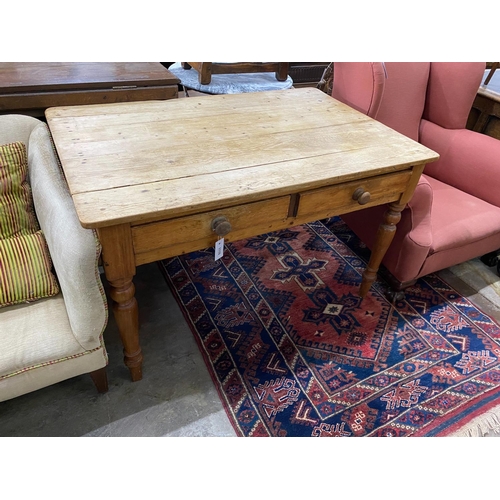 1110 - A Victorian pine two drawer kitchen table, length 121cm, depth 79cm, height 74cm