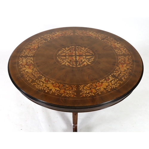 1174 - A Victorian style walnut and marquetry breakfast table Victorian-style walnut and marquetry breakfas... 