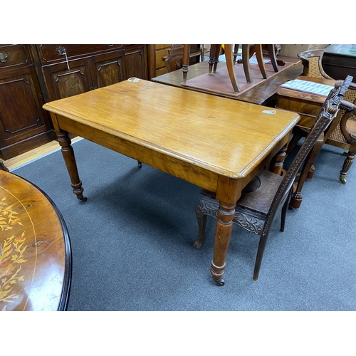 1175 - A Victorian rectangular mahogany kitchen dining table, length 128cm, depth 82cm, height 76cm