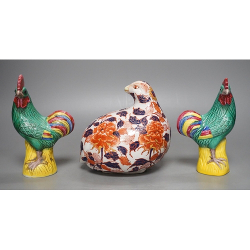 1275 - A pair of Chinese pottery roosters and an Imari quail, tallest 15cm