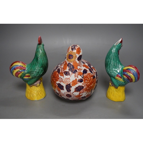 1275 - A pair of Chinese pottery roosters and an Imari quail, tallest 15cm