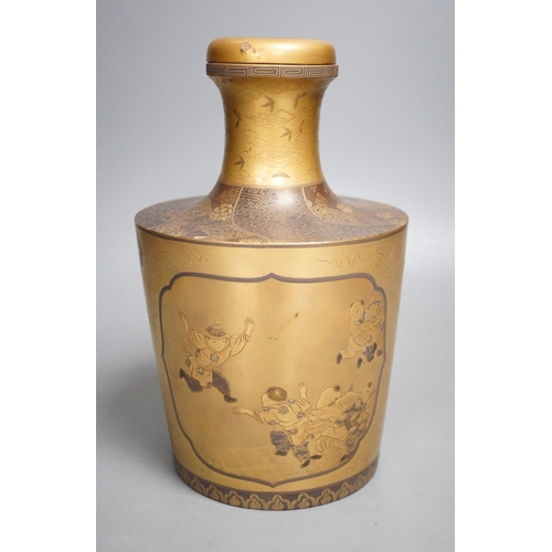 1316 - A Japanese Meiji period maki-e lacquer sake flask and stopper (tokkuri), 24cm tall