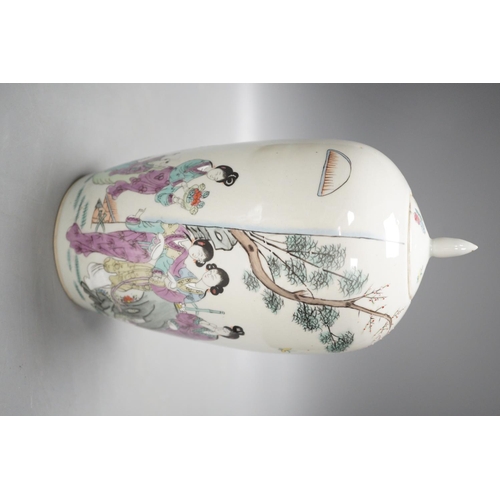 1322 - A Chinese famille rose jar and cover, Republic period, 25cm