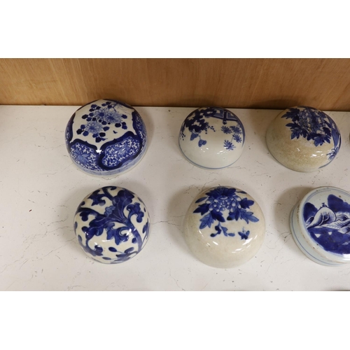 1385 - Fifteen 18th/19th century Chinese blue and white jar covers, largest 13.3cm diameterProvenance - D.C... 