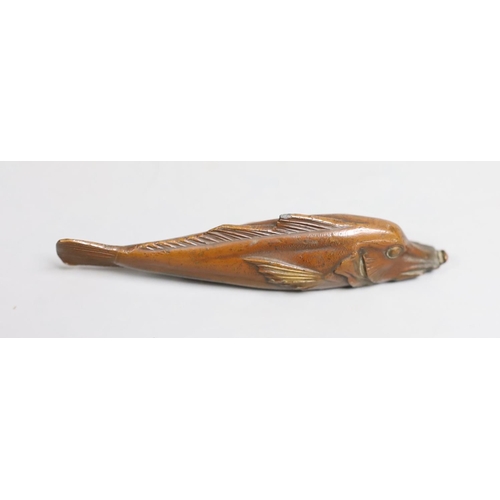 1413 - A Japanese bronze model of a gurnard fish, 10cm