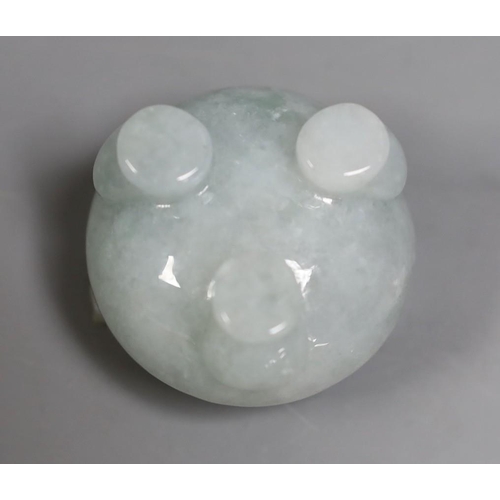 1416 - A small Chinese jade censer or jossstick holder, 4cm tall