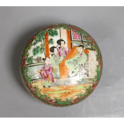 1417 - A 19th century Chinese famille rose box and cover, diameter 10.5cm