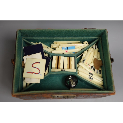 1433 - A leather boxed mahjong game