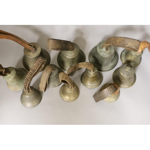 1464 - A harlequin set of 11 musical hand bells