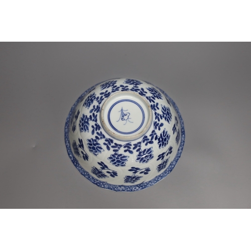 256 - A Chinese blue and white bowl, 18.5cm diameter 60-80