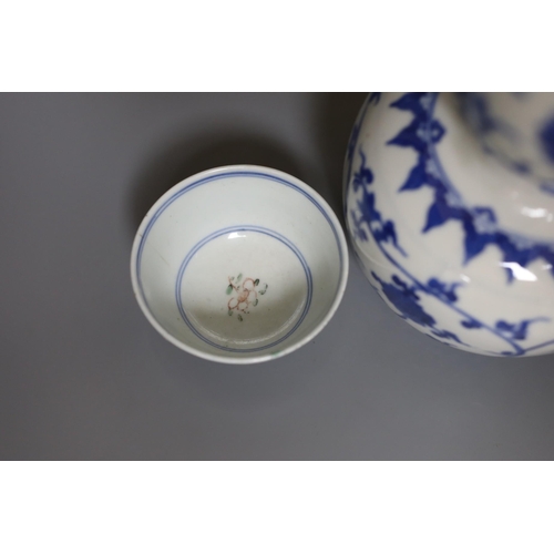 365 - A Chinese blue and white double gourd vase, together with a Chinese famille verte bowl, tallest 25cm... 