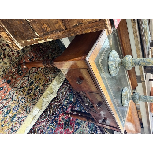 54 - An early Victorian mahogany kneehole writing table, width 91cm, depth 53cm, height 75cm