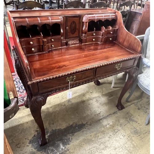 90 - A reproduction George III style mahogany desk, width 103cm depth 60cm height 104cm