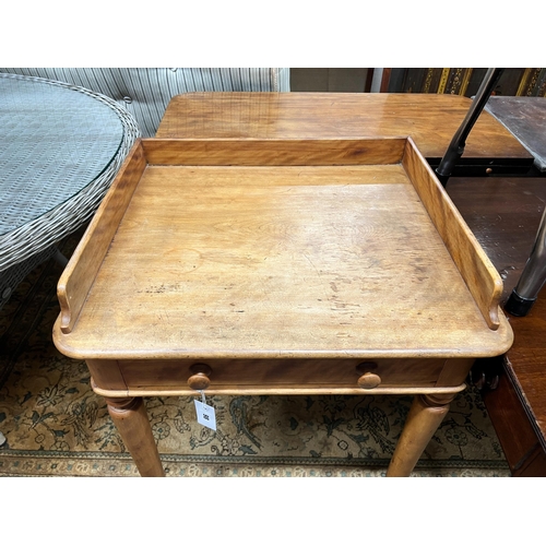 98 - A small Victorian satin walnut side table, width 65cm, depth 55cm, height 79cm